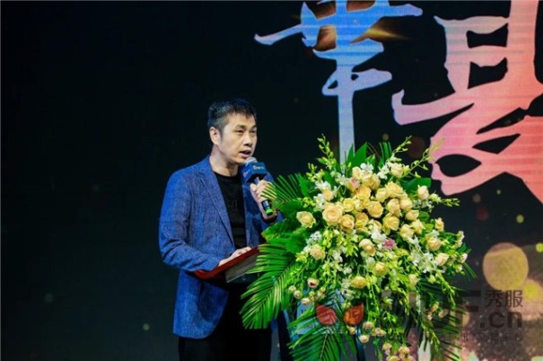 看得出来她真的非常爱自己的爸爸、妈妈？小燕子曲谱